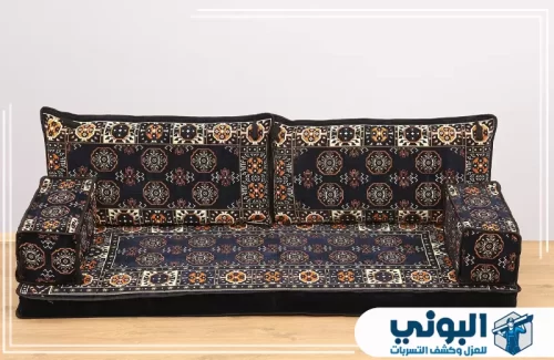 شركة تنظيف مجالس بالقصيم 0500805875 شركة البوني مجلس كلاسيكي مرتب مع معالجة دقيقة للكنب لضمان تنظيف متقن بكل زاوية.