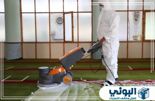 شركة تنظيف مساجد بالرياض 0500805875 شركة البوني عناية ميدانية بسجاد المسجد عبر ماكينة تنظيف تساعد على تغطية المساحة بسرعة.